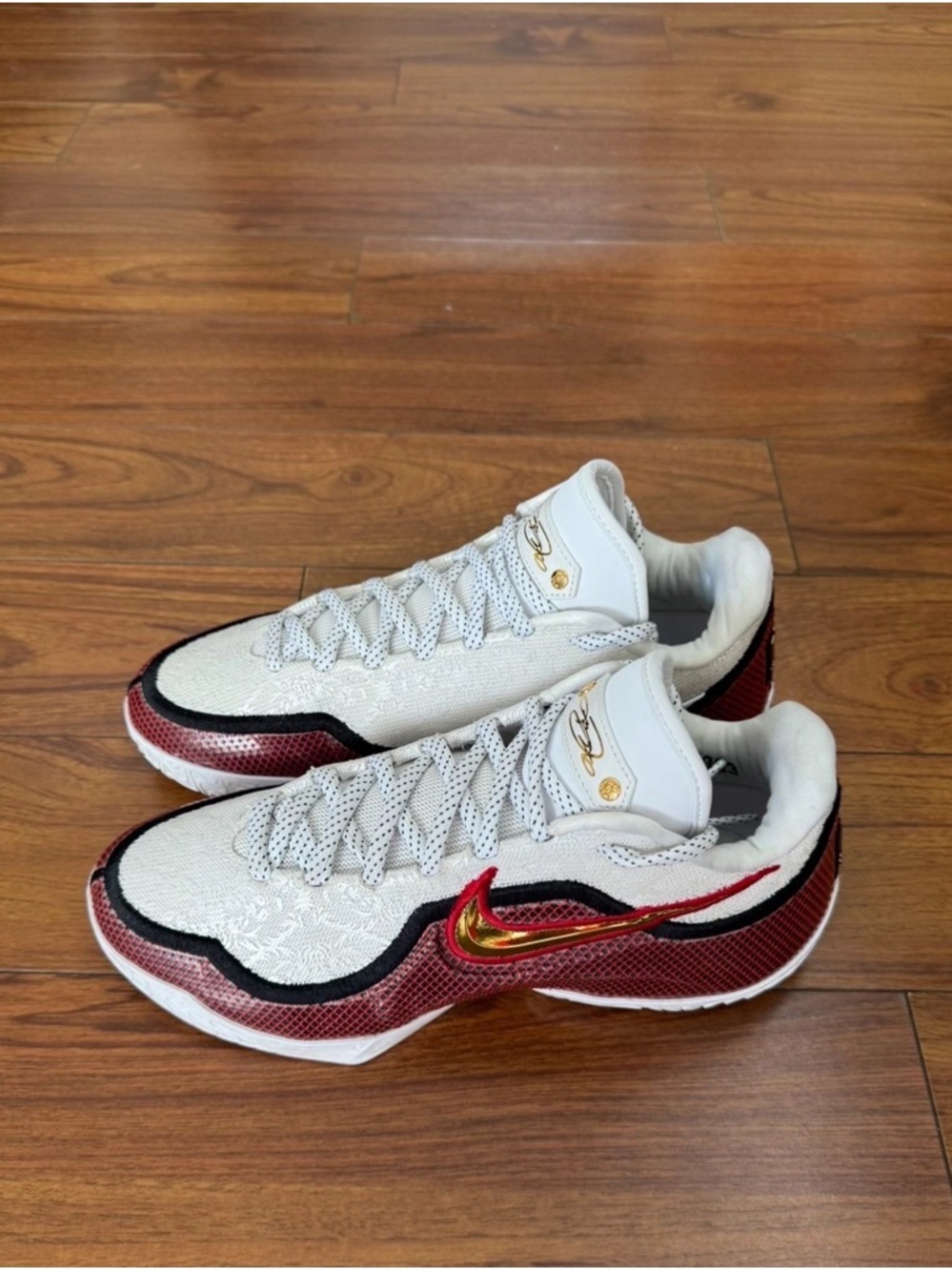 Nike Men's White Red Gold Low-Top Sneakers
